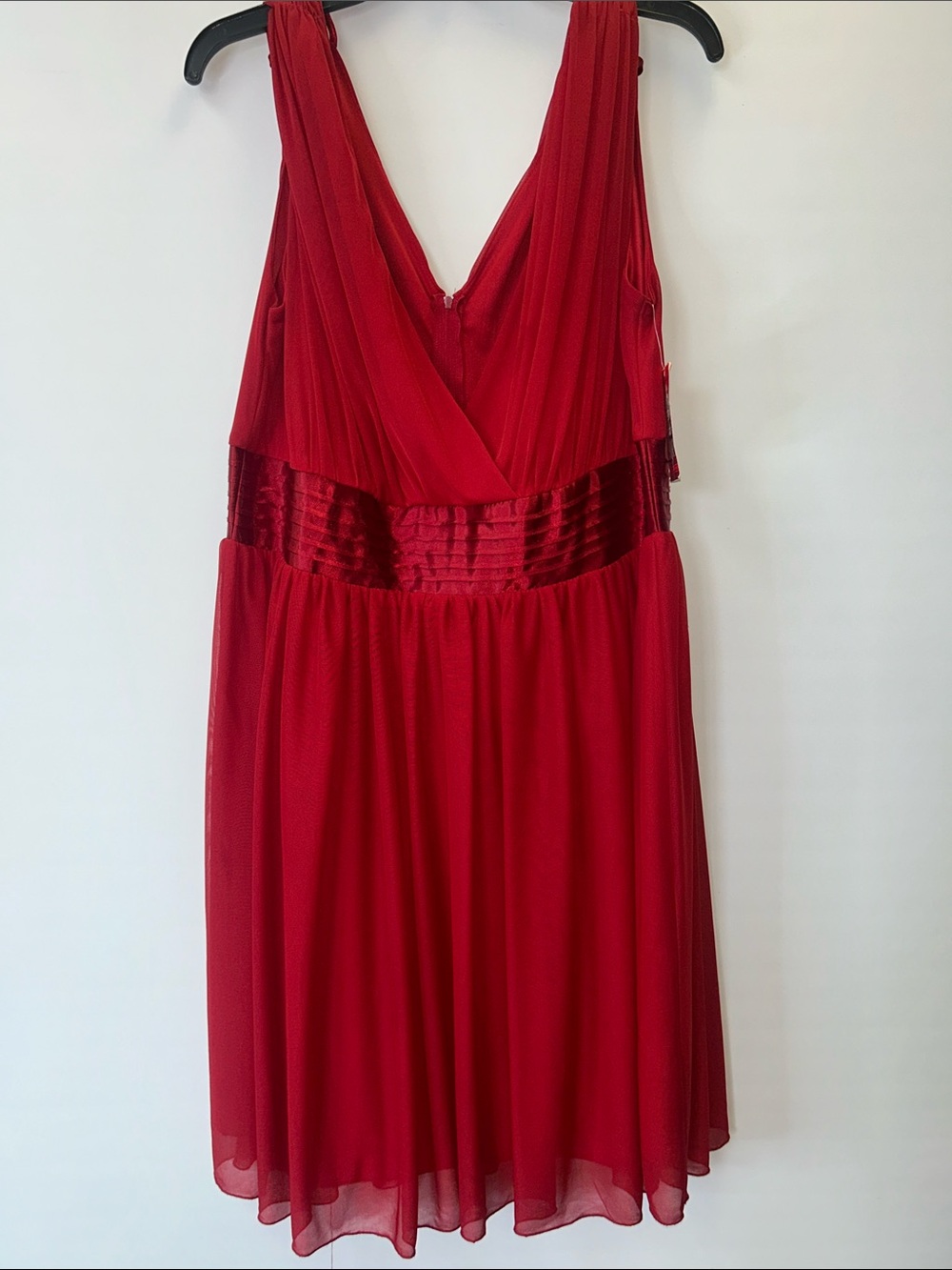 Trixxi Red Sleeveless V-Neck Cocktail Dress